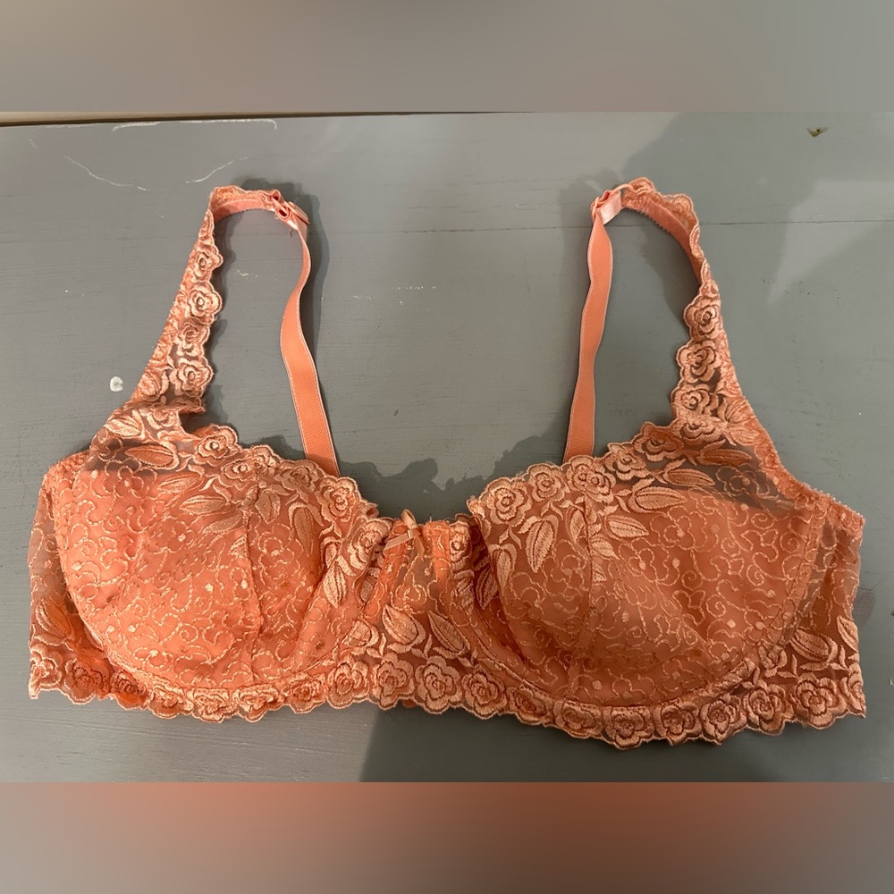 Fashion bug 40 D pink peachy lace bra